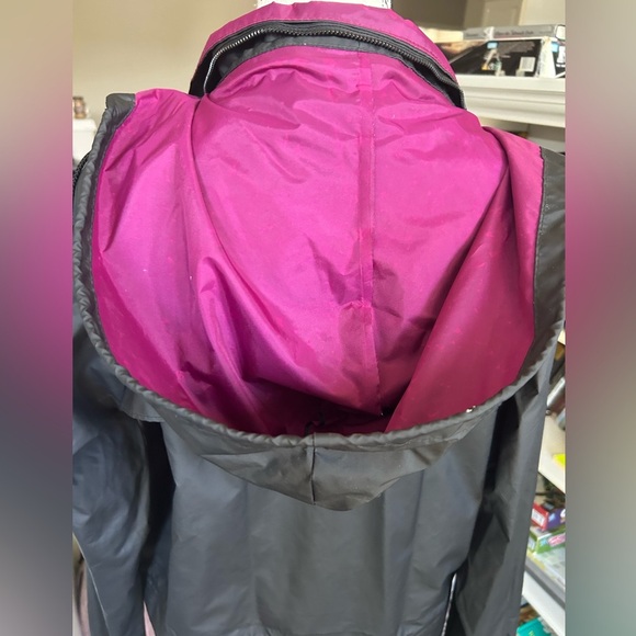 Stearn’s women’s Dry Wear charcoal and deep purple jacket size small - Picture 3 of 10